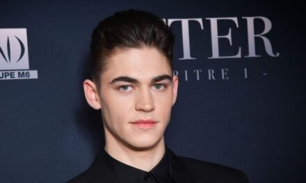 Hero Fiennes Tiffin será jovem Sherlock Holmes em série