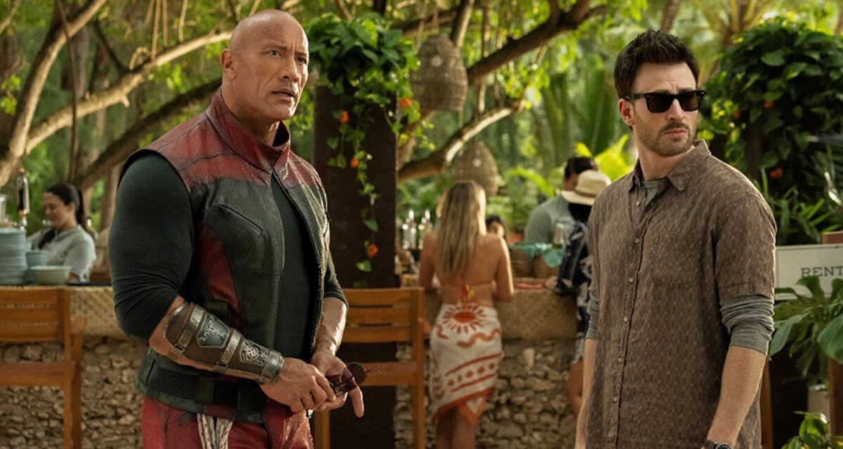Operação Natal, filme estrelado por Chris Evans e Dwayne Johnson ganha trailer