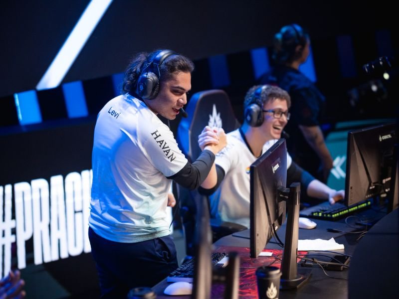 Jogadores da Liberty durante o CBLOL