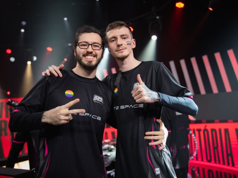 Yampi e Yupps, jogadores da INTZ no CBLOL