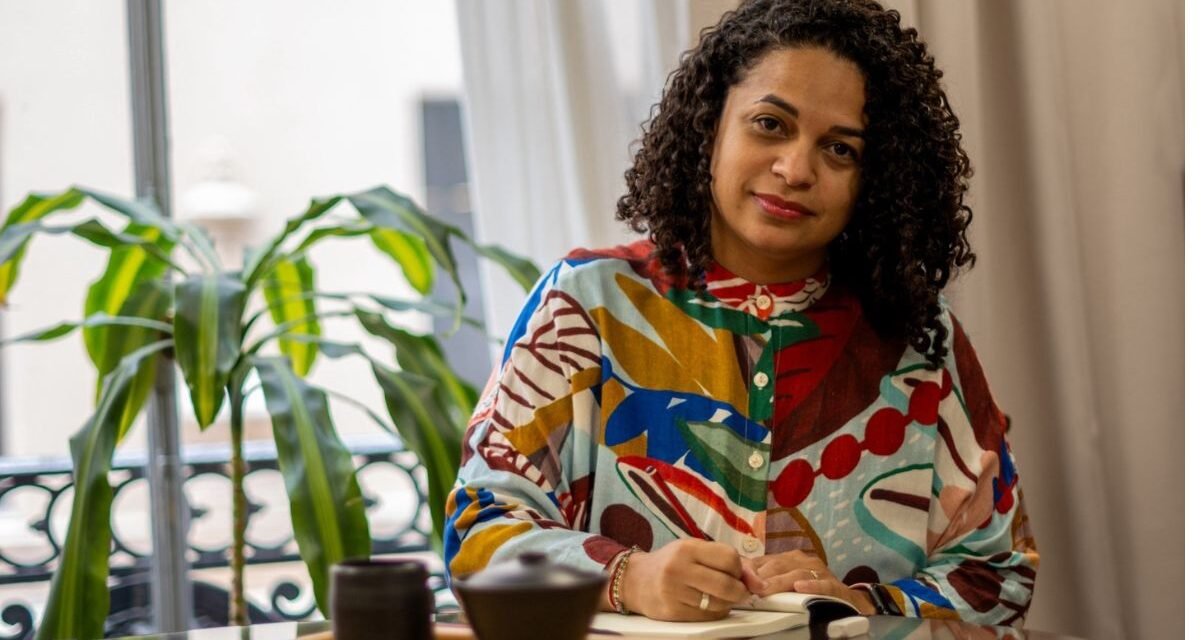 Flip 2024: Vanessa Valentim lança livro de poemas
