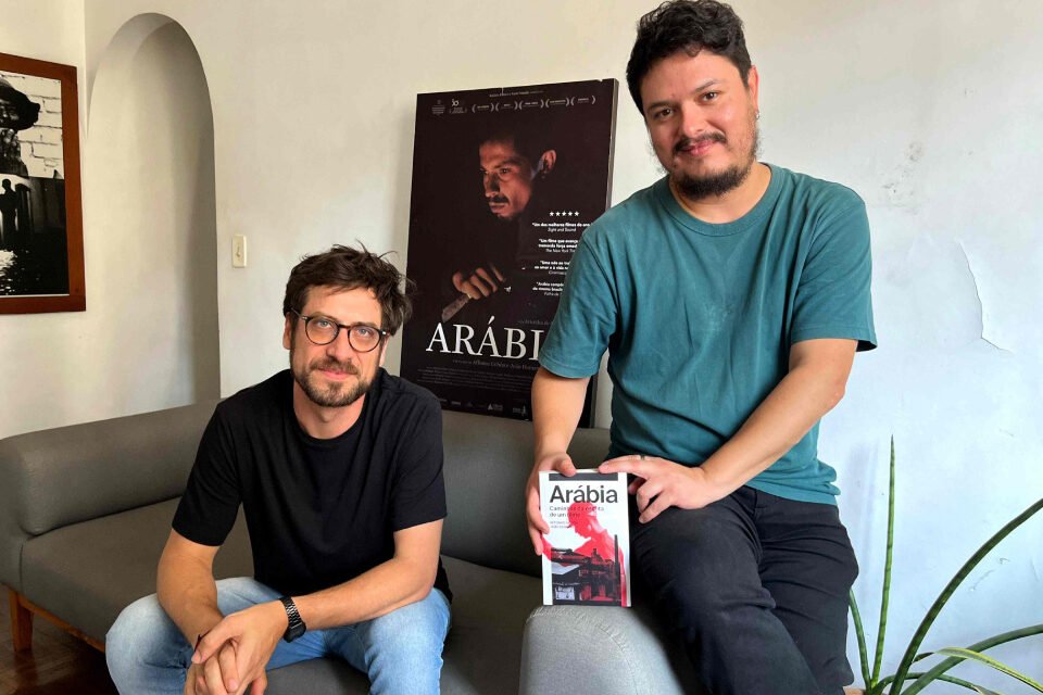 Livro explica o processo de produção do filme ”Arábia”