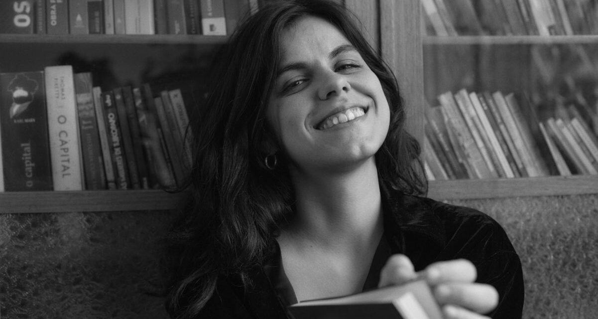 Lígia Souto aborda finitude, cotidiano e política em livro de estreia