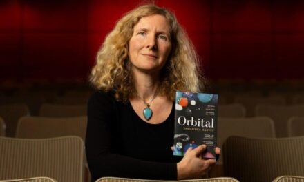 Samantha Harvey é a vencedora do Booker Prize 2024