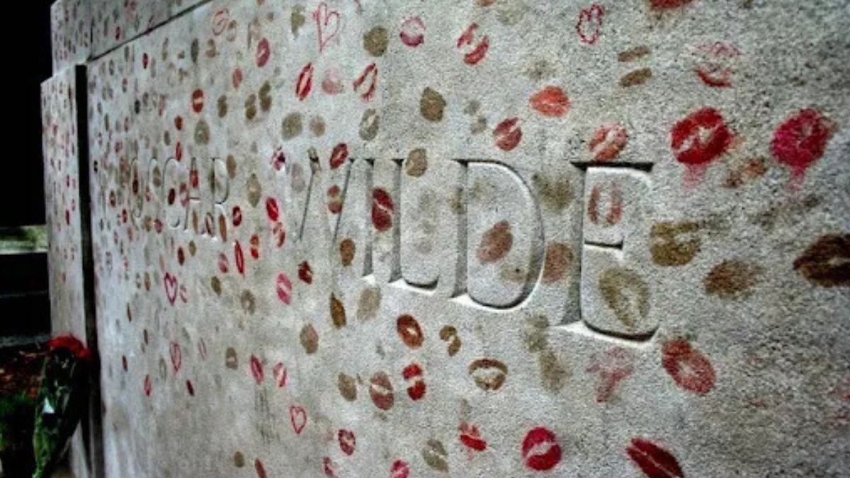 foto de túmulo de oscar wilde