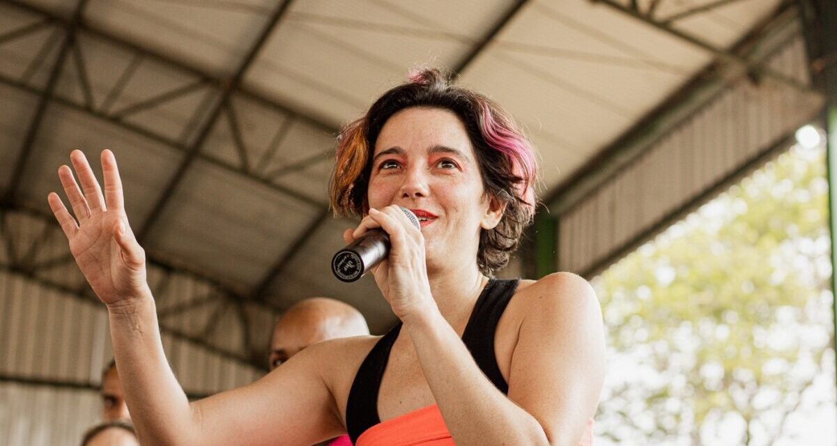 Violeta Penna lança obra sobre a arte da dança