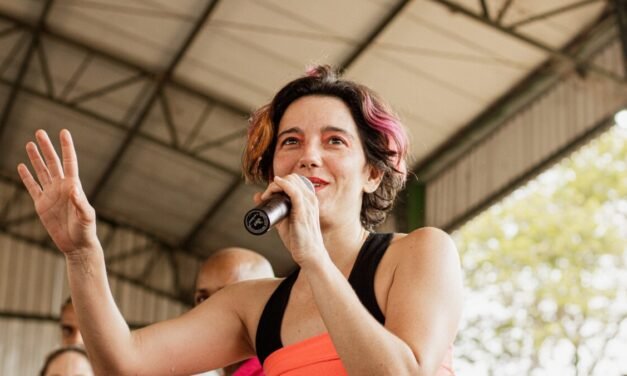Violeta Penna lança obra sobre a arte da dança