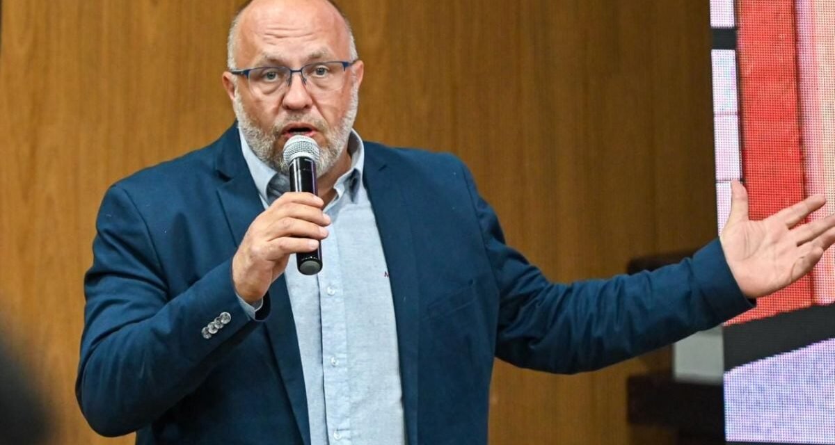 Estreia literária de Marcelo Senise aborda marketing político