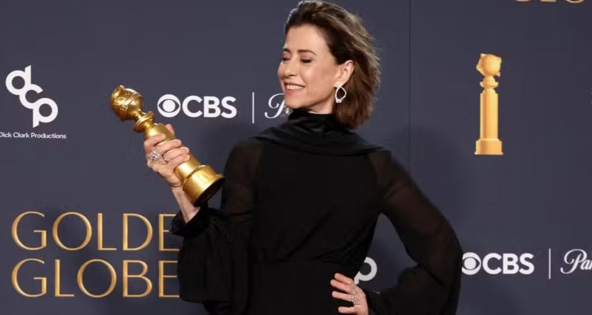 Fernanda Torres fala sobre vitória histórica no Globo de Ouro: “mamãe tinha certeza”