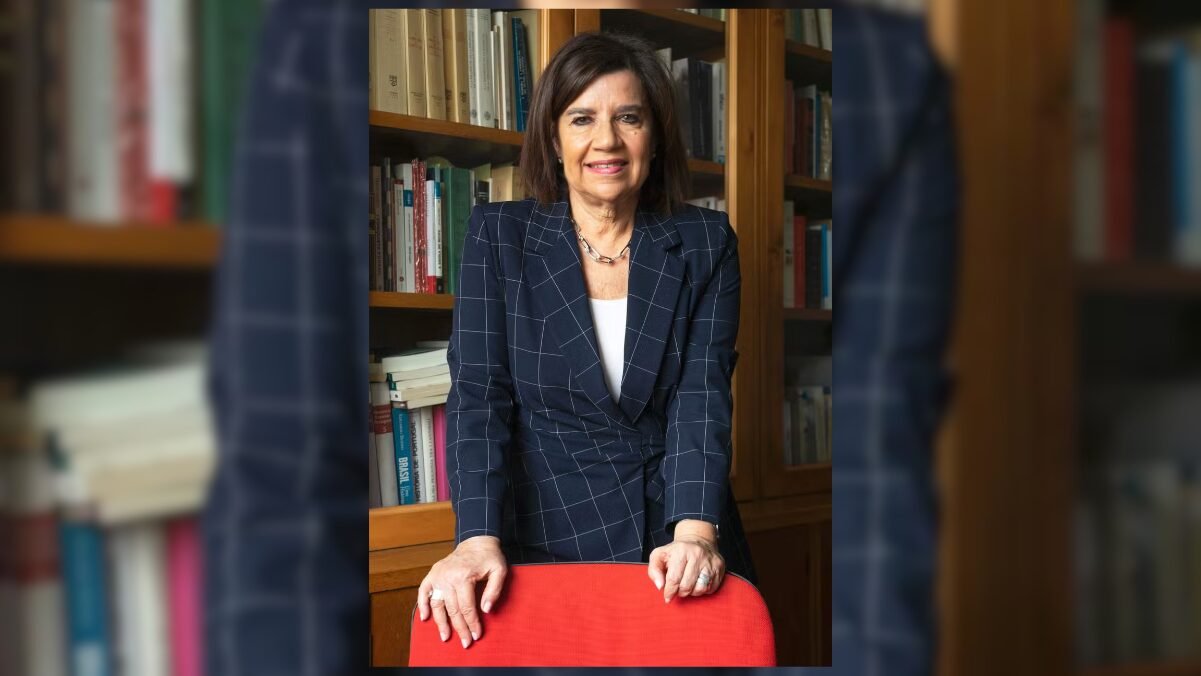’Livre no tempo e em pedra aprisionada’ Roma nas culturas de língua portuguesa
