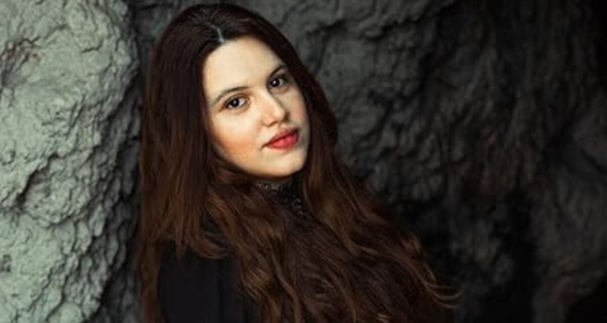 Conheça Carol Façanha: a autora best-seller da Amazon