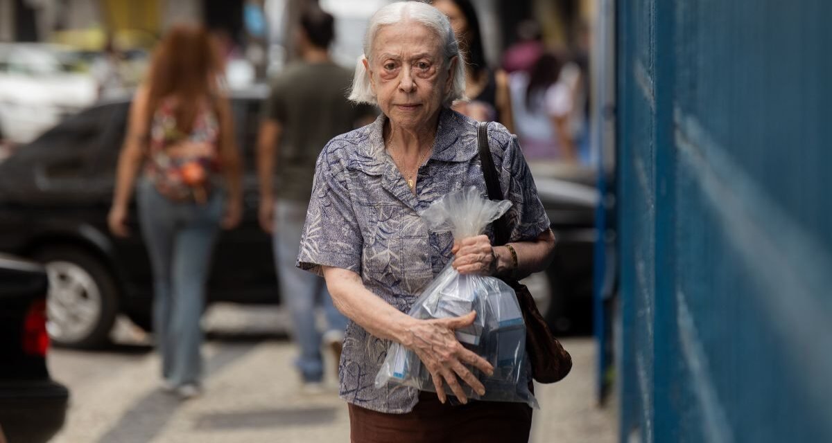 Fernanda Montenegro brilha em “Vitória” aos 95 anos