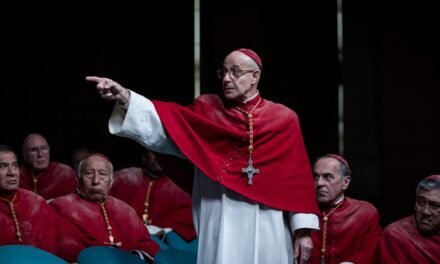 “Conclave” volta aos cinemas brasileiros nesta quinta (24)