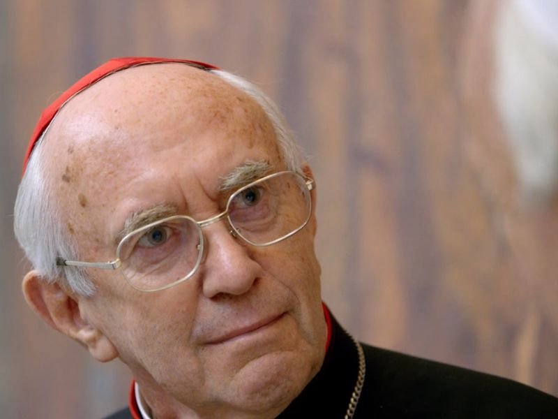 Jonathan Pryce como Papa Francisco