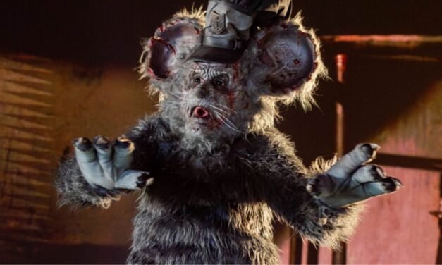 Screamboat: Terror a Bordo | Terror com o rato mais famoso do mundo ganha cena exclusiva