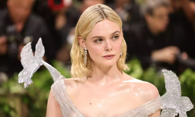 Elle Fanning é confirmada como Effie Trinket em Amanhecer na Colheita