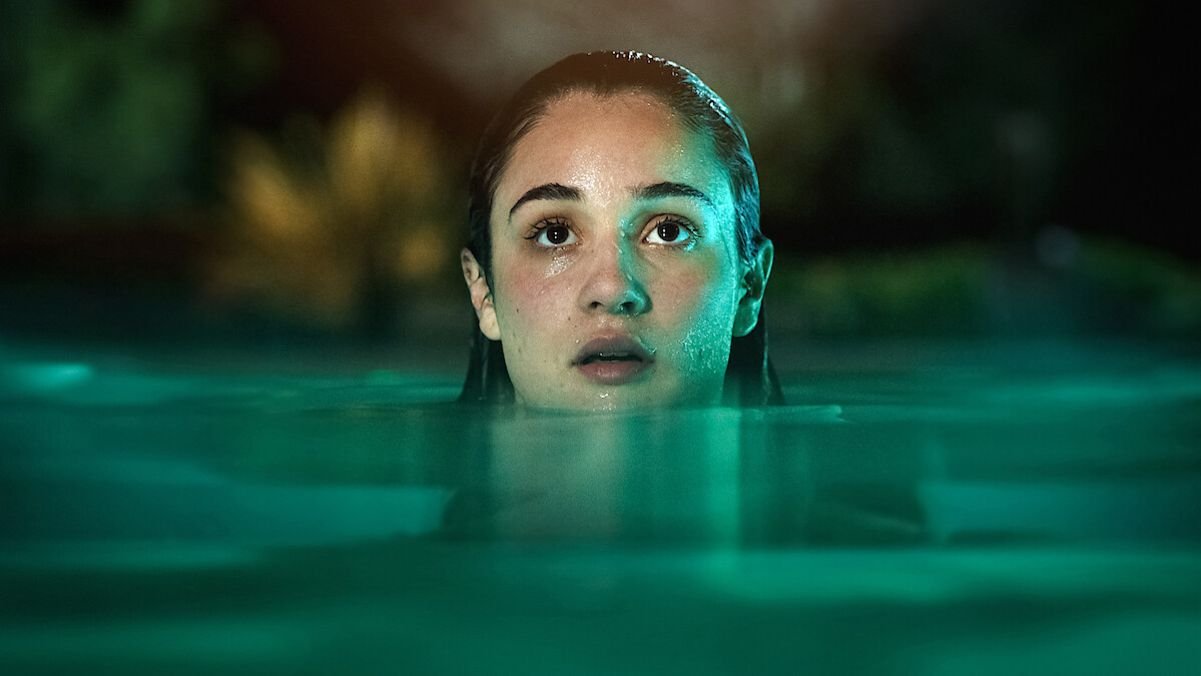Eléa Rochera como Reese em Má Influência