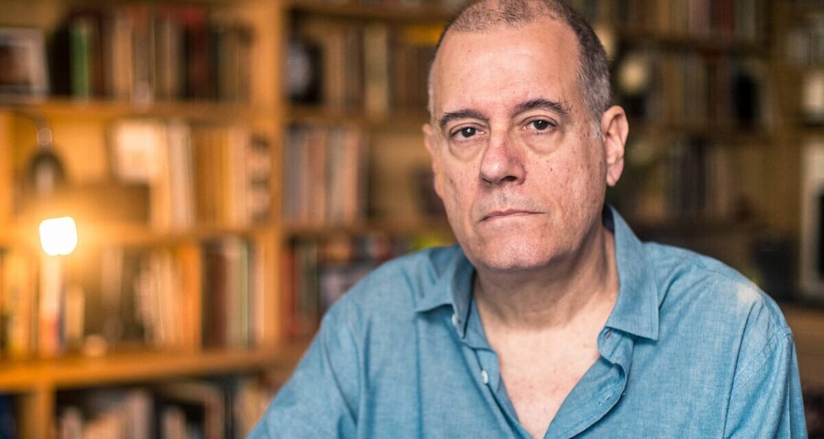 Paulo Henriques Britto é o novo imortal da ABL