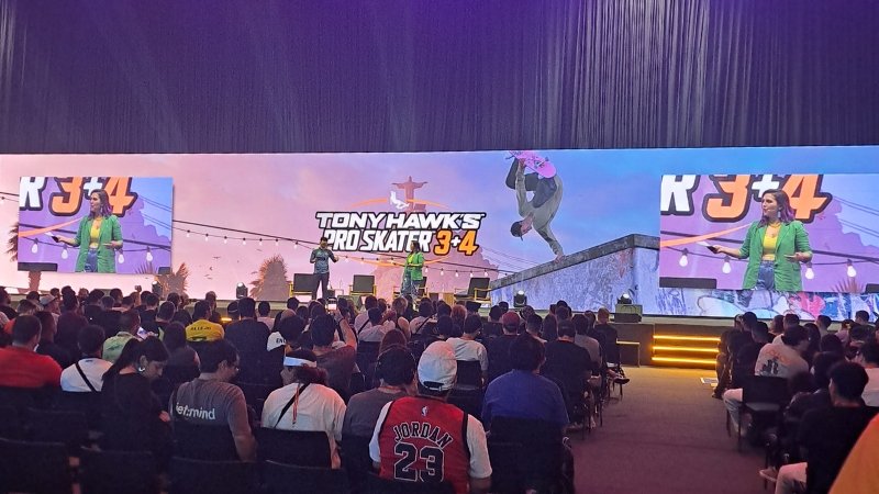 Showcase de Tony Hawk’s Pro Skater 3 + 4 no palco principal durante o terceiro dia da gamescom latam 2025