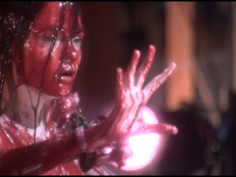 Angela Bettis em Carrie filme para televisão 