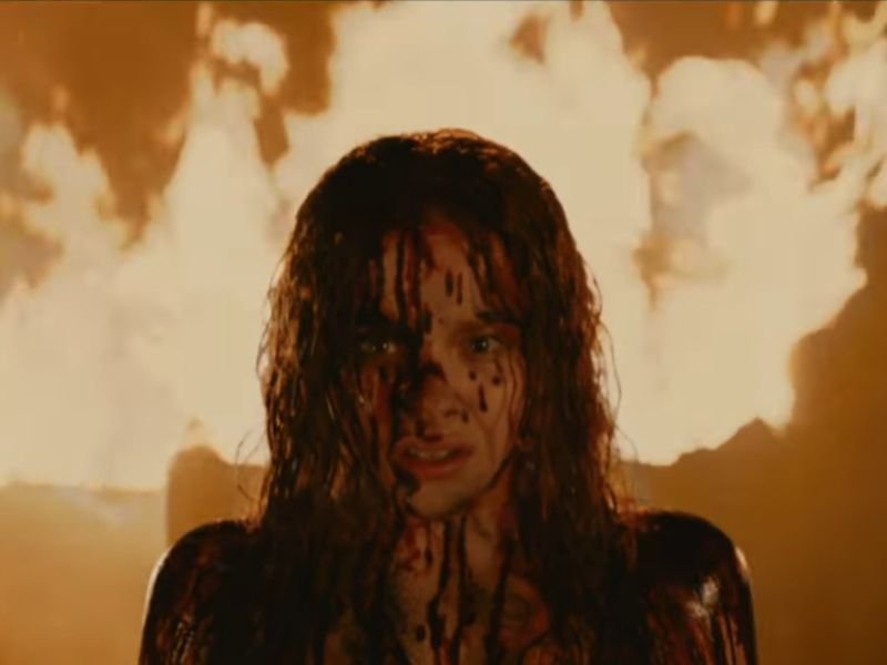 Chloë Grace Moretz como Carrie White, na adaptação de 2014