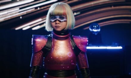 M3GAN 2.0 retorna em trailer final repleto de ação ao som de Britney Spears