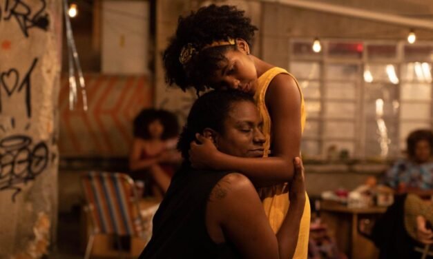 Crítica | A Melhor Mãe do Mundo emociona com retrato cru da maternidade e da pobreza no Brasil