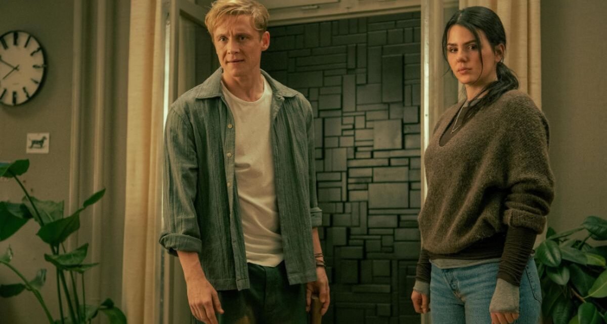 Crítica | Brick aposta em suspense psicológico com atmosfera sufocante