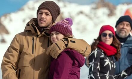 Crítica | Família, Pero No Mucho diverte sem escapar dos clichês