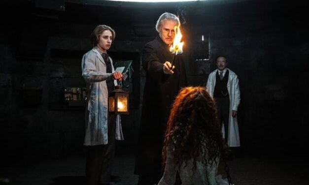 Crítica | Drácula: Uma História de Amor Eterno transforma o vampiro em herói romântico e perde a essência
