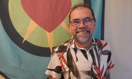 Autor reflete sobre a nostalgia do Recife em obra poética