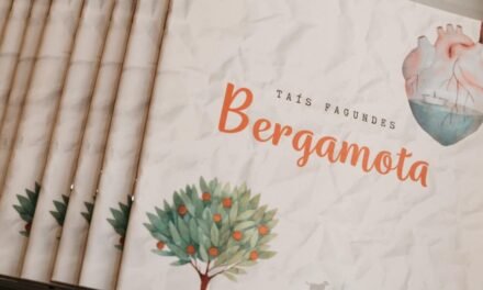 Autora lança livro em homenagem ao Rio Grande do Sul