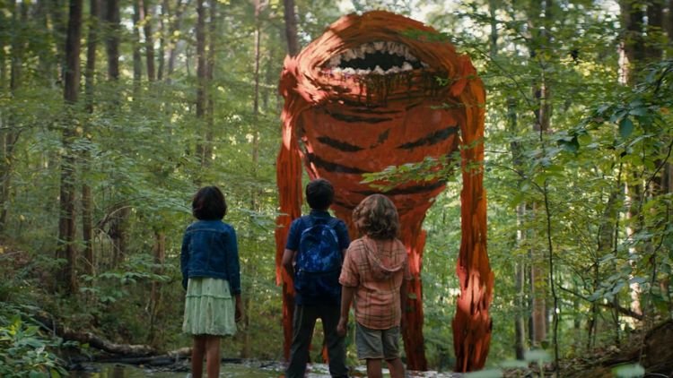 Desenhos (2024)-Kue Lawrence, Kalon Cox, e Bianca Belle em cena do monstro cego do filme-Crédito-IMDB