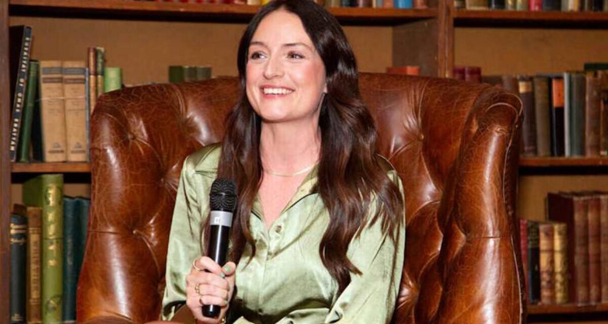 Elsie Silver, a autora que conquistou o BookTok
