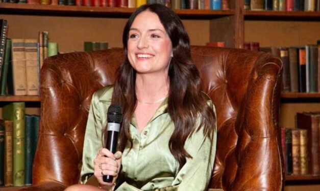 Elsie Silver, a autora que conquistou o BookTok