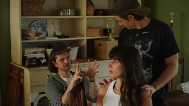 Juntos (2025)-Alison Brie, Dave Franco, e Michael Shanks na gravação do filme-Creditos-IMDB