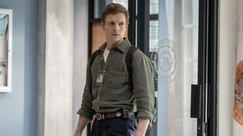 Patrick Gibson como Dexter Morgan