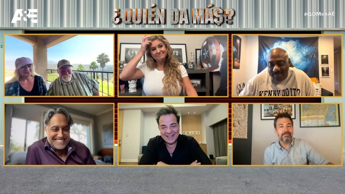 Elenco e produtores de "Quem Dá Mais?" em coletiva