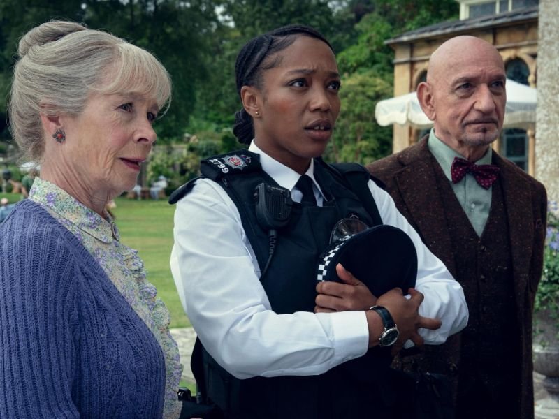 Celia  Imrie, Naomi Ackie e Ben Kingsley