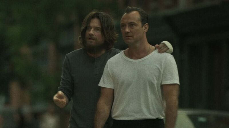 Jude Law e Jason Bateman na série