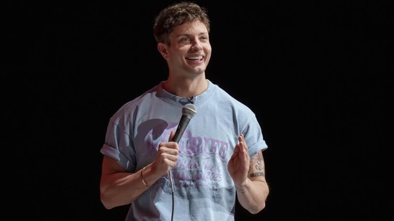 Matt Rife durante um de seus shows