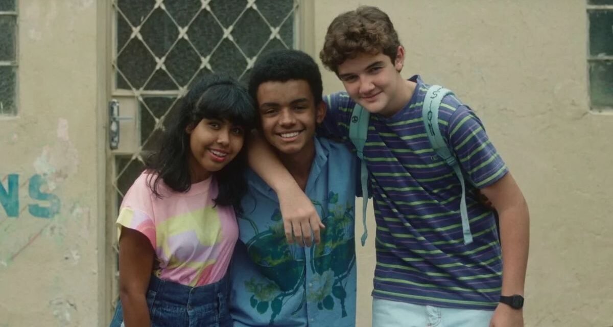Crítica 2| “O Último Episódio” mistura nostalgia e emoção em um retrato inesquecível da infância