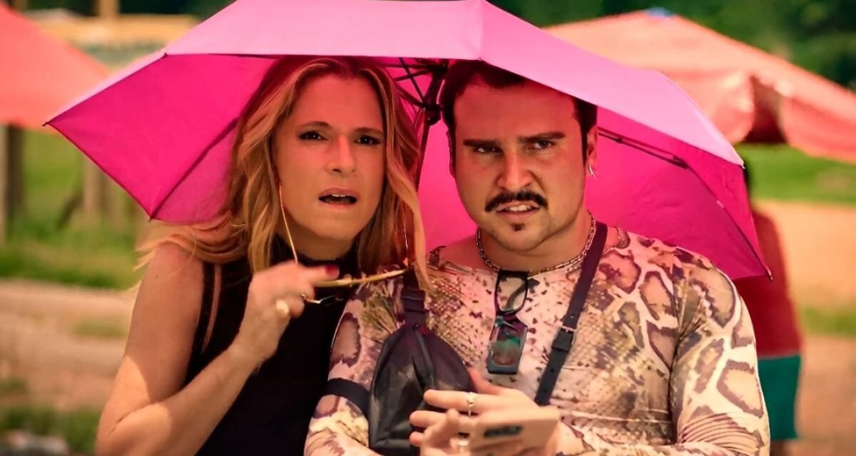 Crítica | “Perrengue Fashion” equilibra humor, química e consciência ambiental