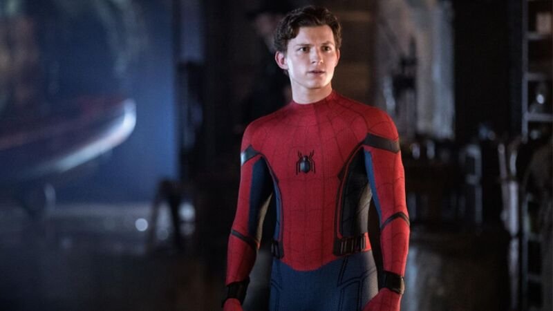 Tom Holland sofre acidente durante gravação