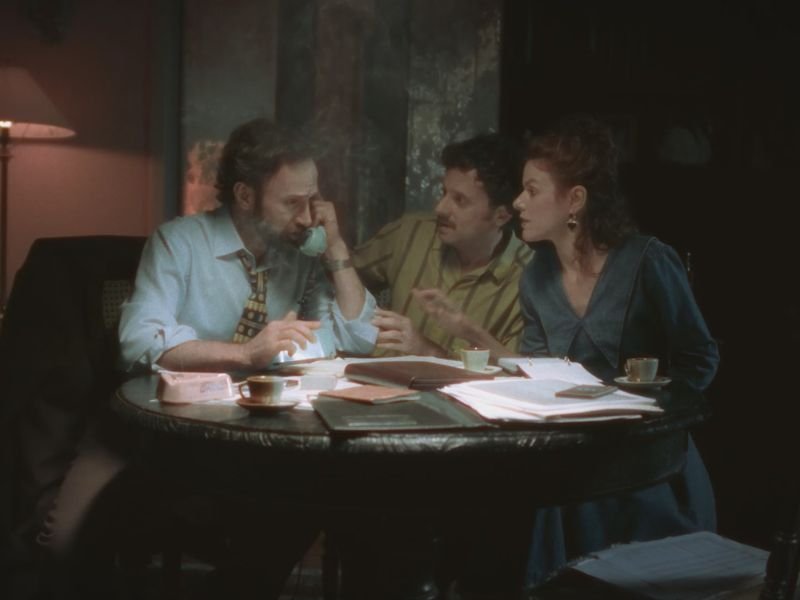'Espiral': Luiz (Gutto Szuster) e Vilma (Renata de Lélis) e Sérgio (Marcos Verza) - crédito: Bactéria Filmes