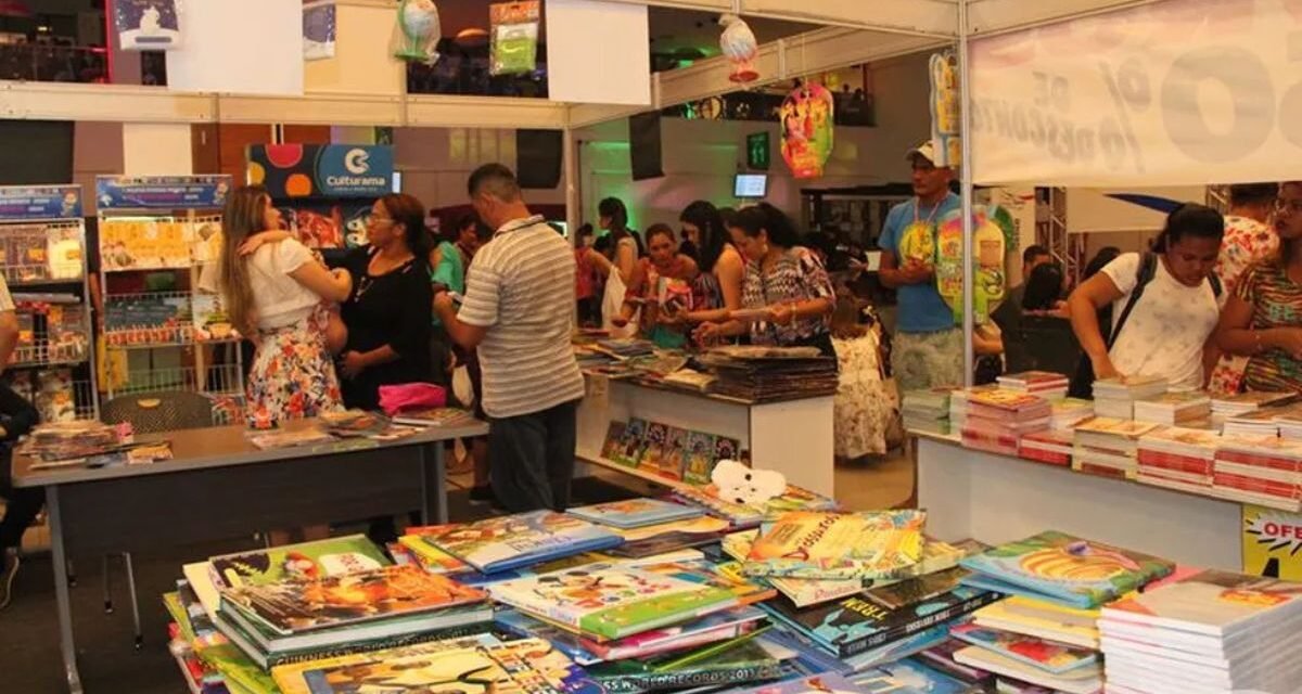 Feira de Livros do Sesc promove literatura e cultura no Amazonas