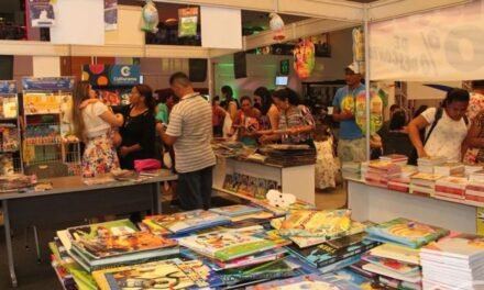 Feira de Livros do Sesc promove literatura e cultura no Amazonas