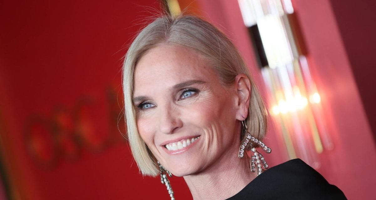 Jennifer Fox retorna para produzir o 16º Governors Awards
