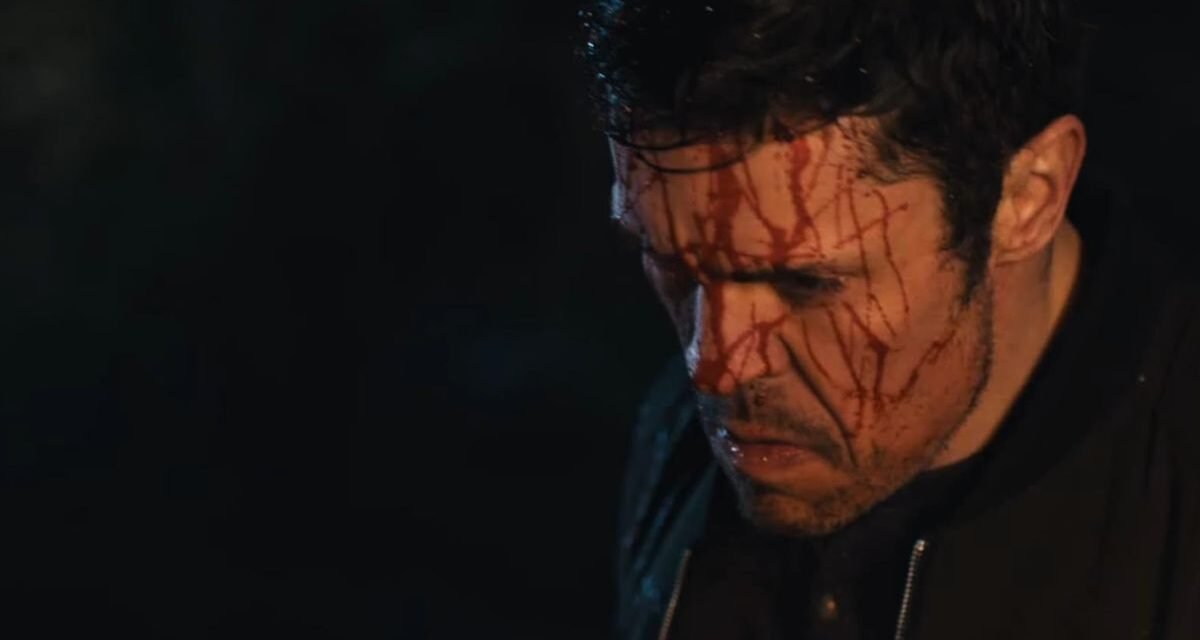 Crítica| “Insano” com Eric Roberts traz vampiros, ação e referências