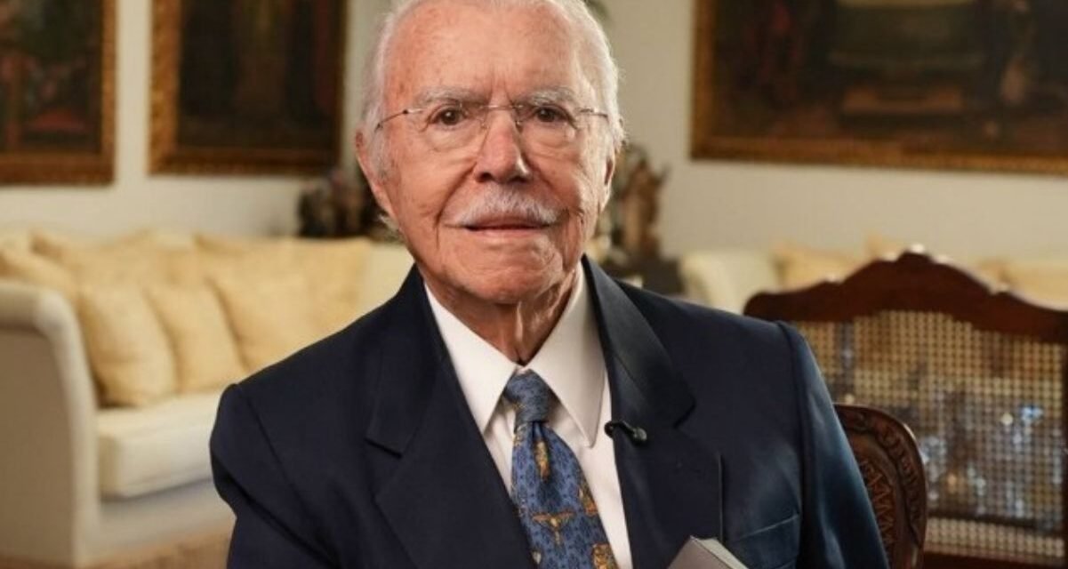 José Sarney realiza novo lançamento de três obras na ABL